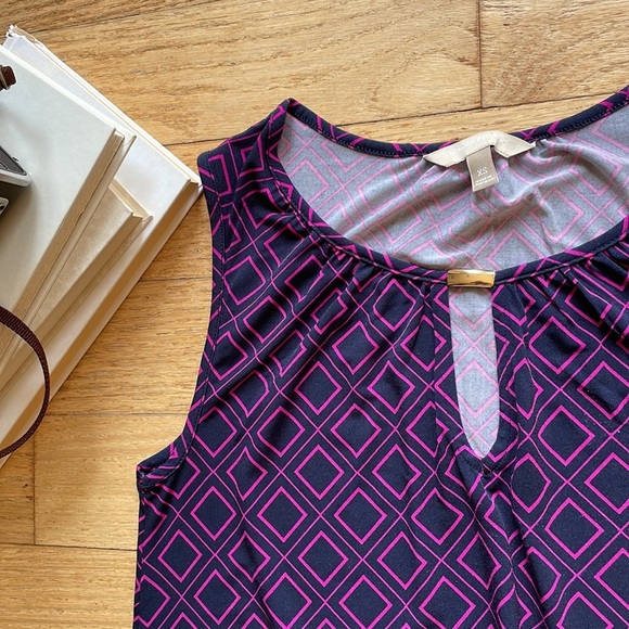 Banana Republic Sleeveless top - Picture 2 of 8